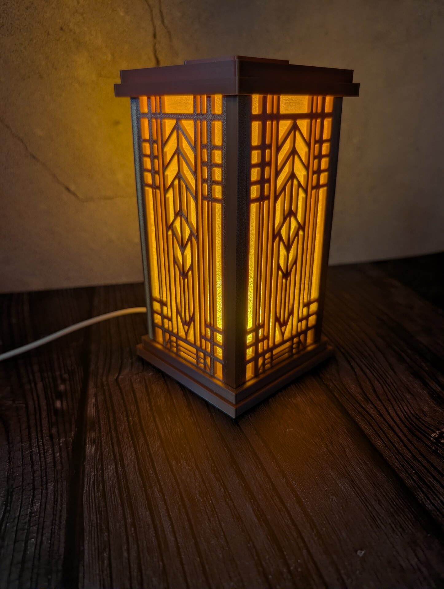 Geometric Lattice Lantern